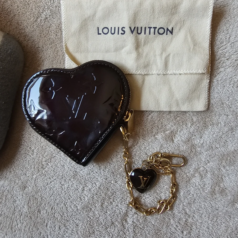 Louis Vuitton Vernis Purple Patent Leather Heart Coin purse